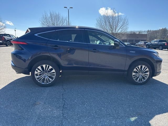 Used 2021 Toyota Venza XLE w/ Softex Package image 8