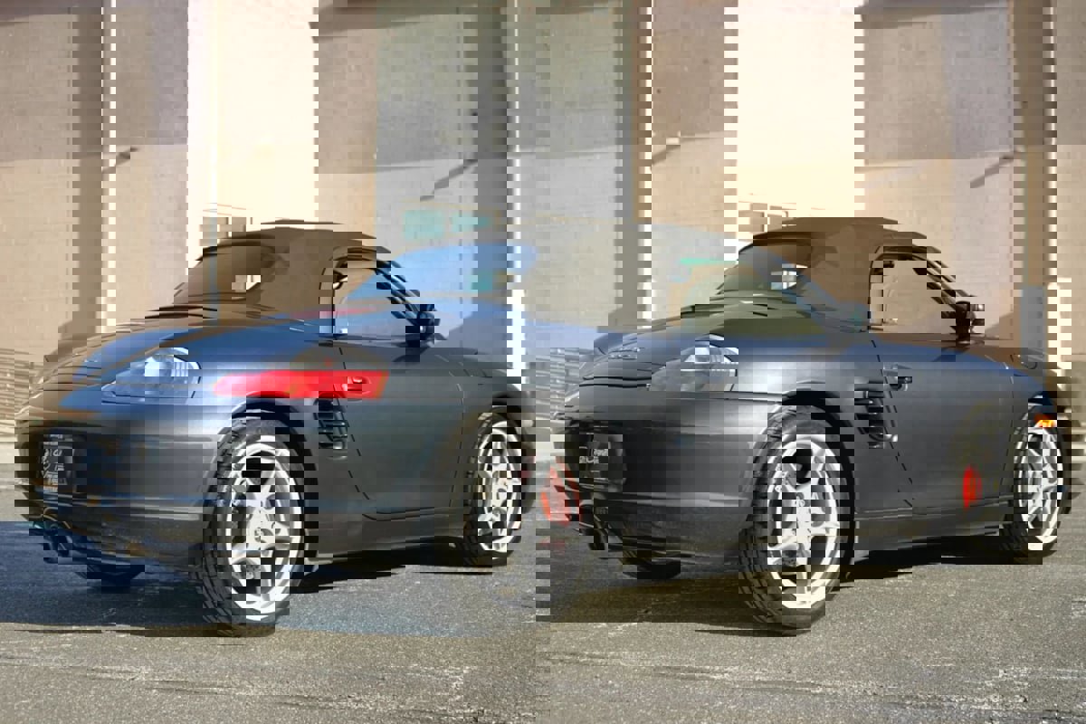 Used 2004 Porsche Boxster S image 8