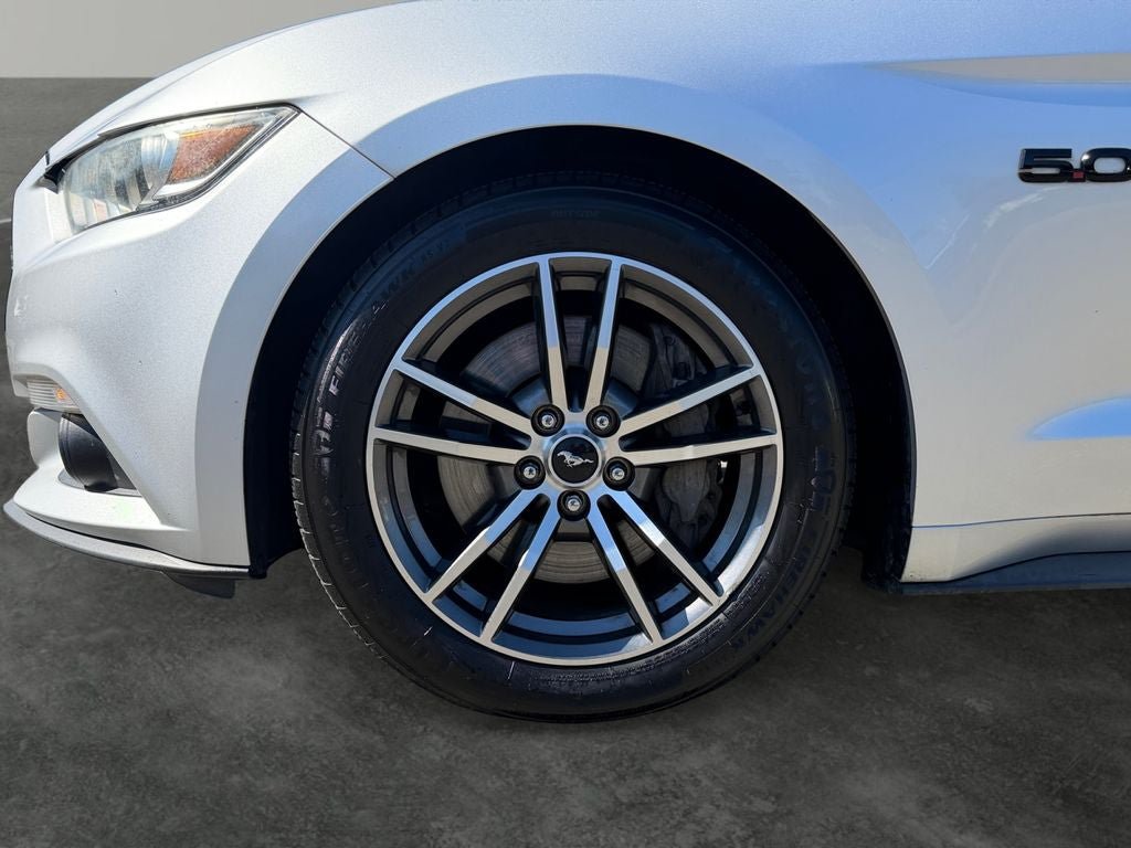 Used 2017 Ford Mustang GT Premium w/ Equipment Group 401A RWD image 4