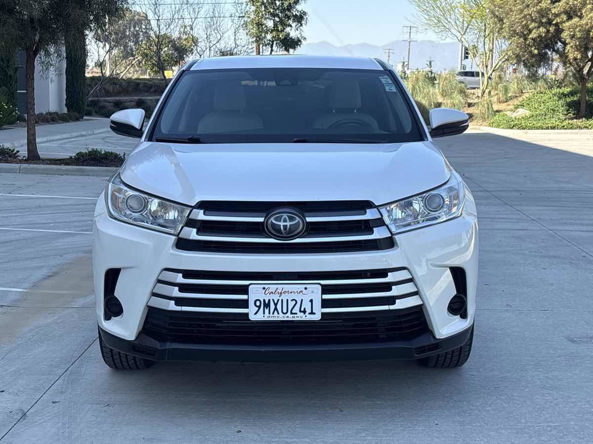 Used 2018 Toyota Highlander LE image 8