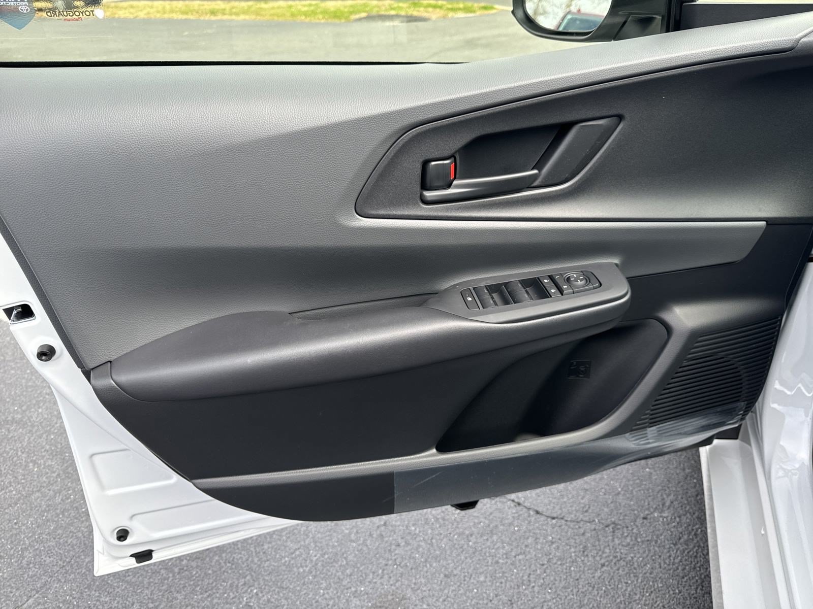 New 2024 Toyota Prius LE FWD image 22