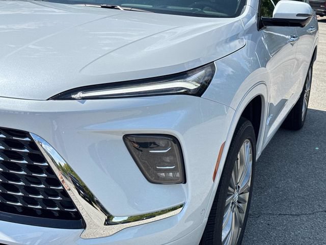 New 2027 Buick Enclave Avenir w/ LPO, Illumination Package FWD image 10