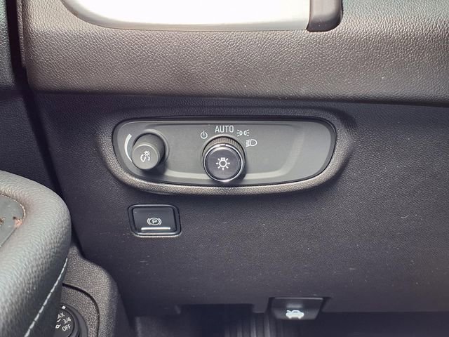 Used 2022 GMC Terrain SLE w/ Driver Convenience Package image 18