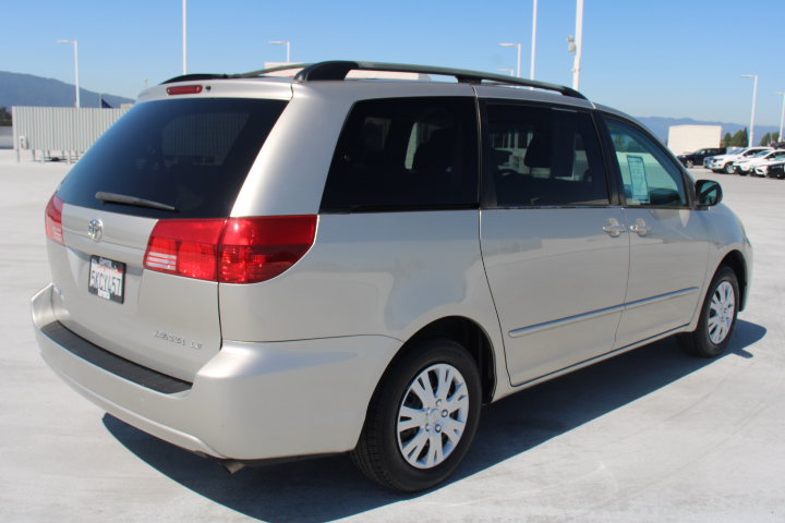 Used 2004 Toyota Sienna LE FWD image 3