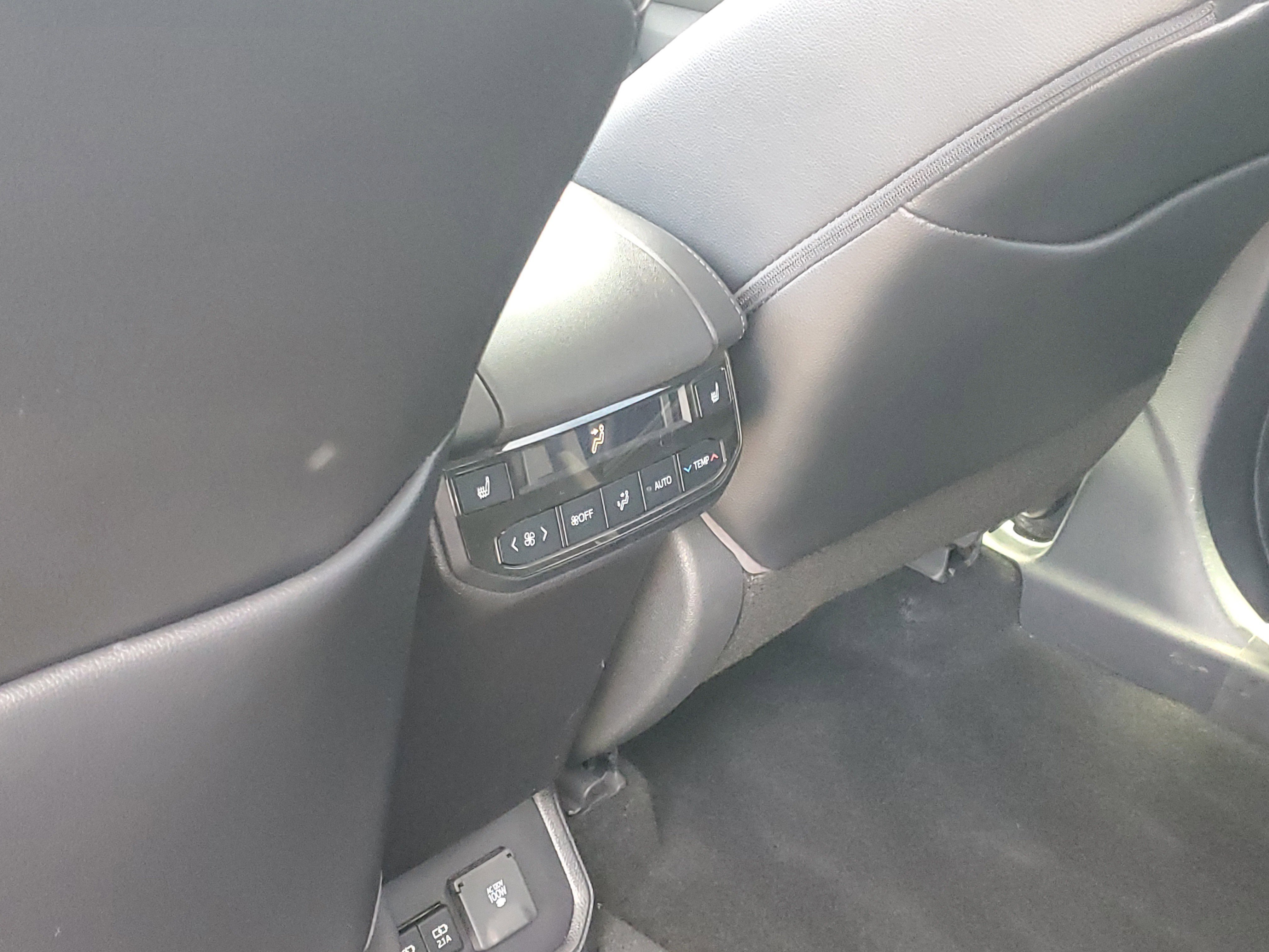 Certified 2021 Toyota Highlander Platinum FWD image 12