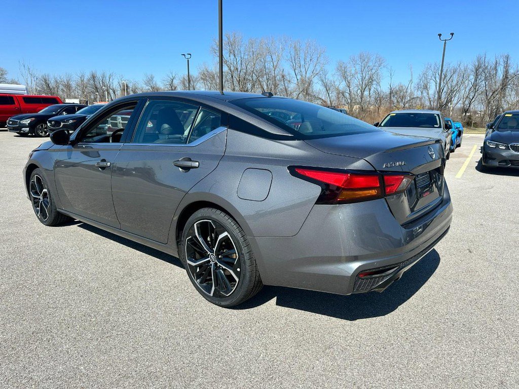 Used 2024 Nissan Altima 2.5 SR image 3
