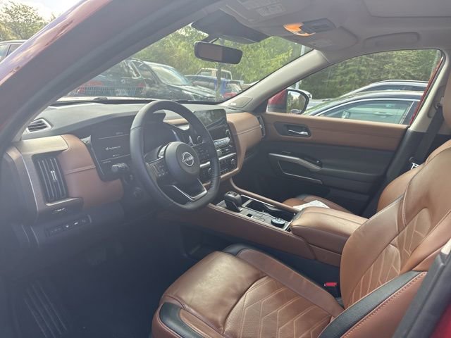 Used 2023 Nissan Pathfinder Platinum w/ Cargo Package AWD/4WD image 29