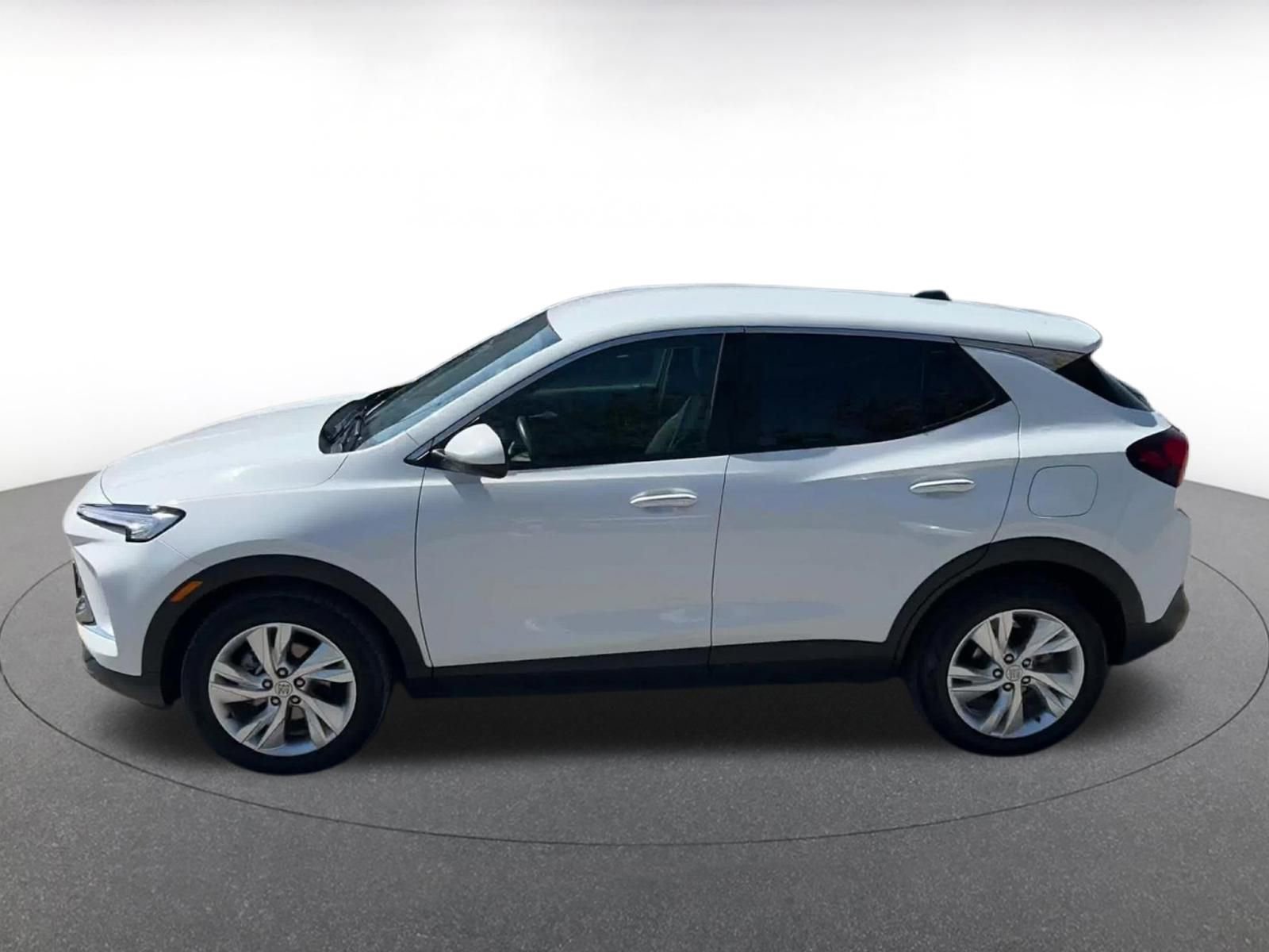 Used 2025 Buick Encore GX Preferred FWD image 9