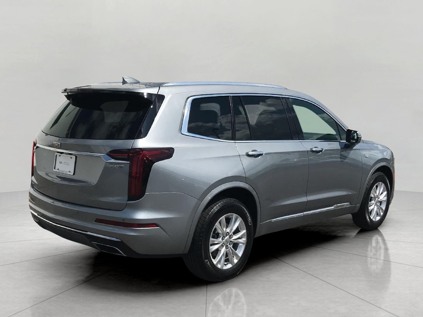 Certified 2024 Cadillac XT6 Luxury w/ LPO, Floor Liner Package AWD/4WD image 22