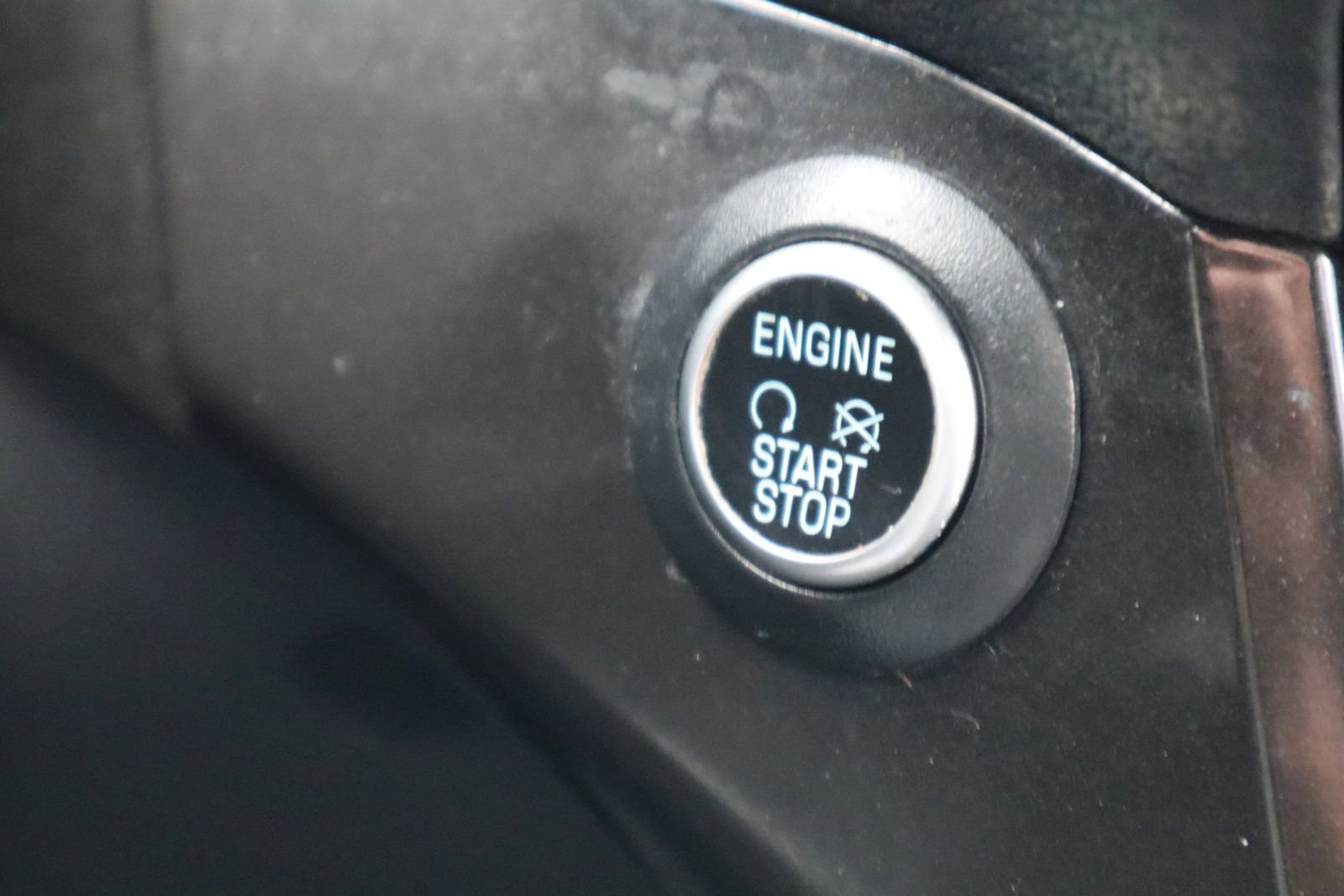 Used 2019 Ford Escape SE FWD image 25