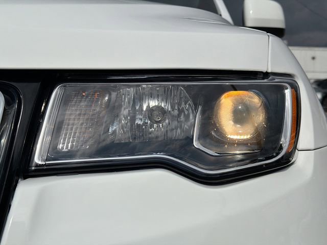 Used 2022 Jeep Grand Cherokee Laredo X AWD/4WD image 9