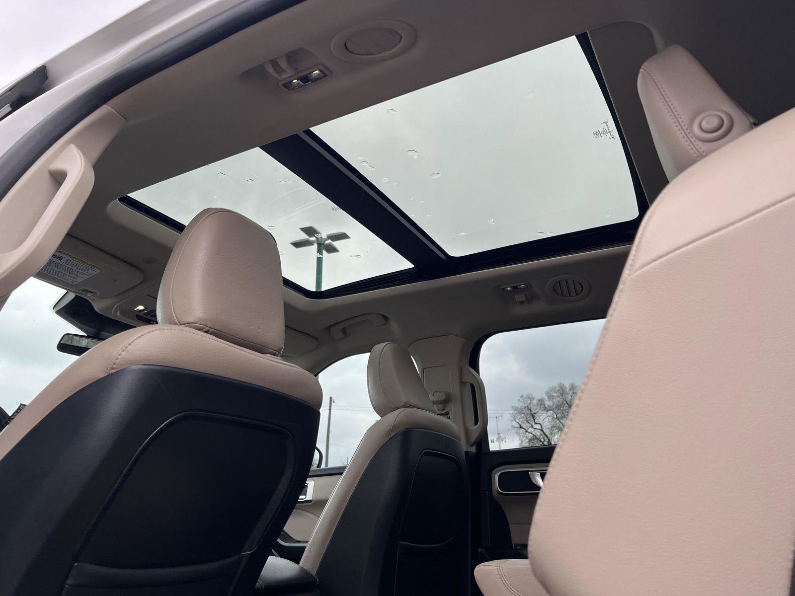 Used 2020 Ford Explorer XLT w/ Equipment Group 202A AWD/4WD image 42