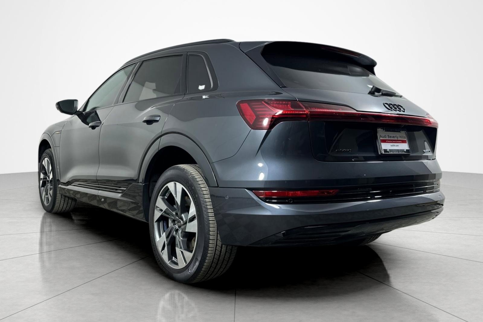 Certified 2023 Audi e-tron Premium w/ Convenience Plus Package image 3