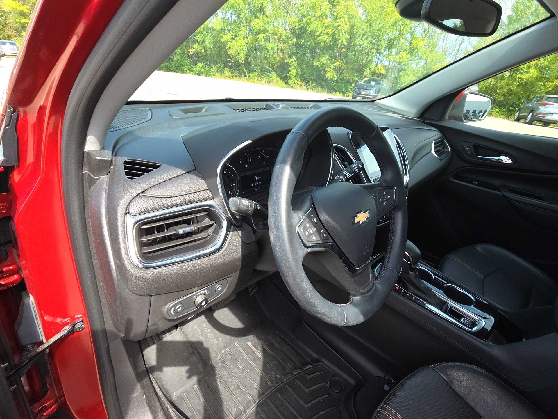 Used 2024 Chevrolet Equinox Premier FWD image 14