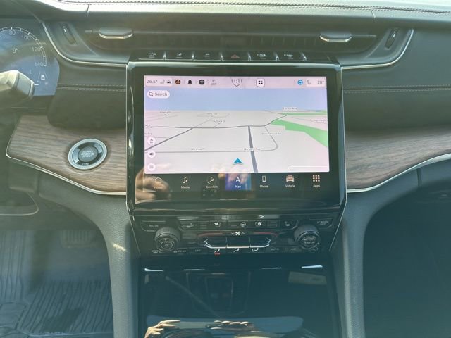 Used 2022 Jeep Grand Cherokee L Summit w/ Luxury Tech Group V AWD/4WD image 17