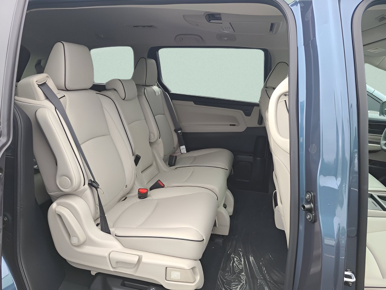 New 2027 Honda Odyssey Touring image 14
