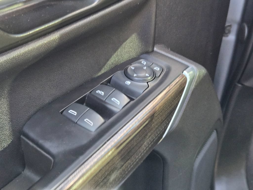 Used 2021 Chevrolet Silverado 1500 LT RWD image 11