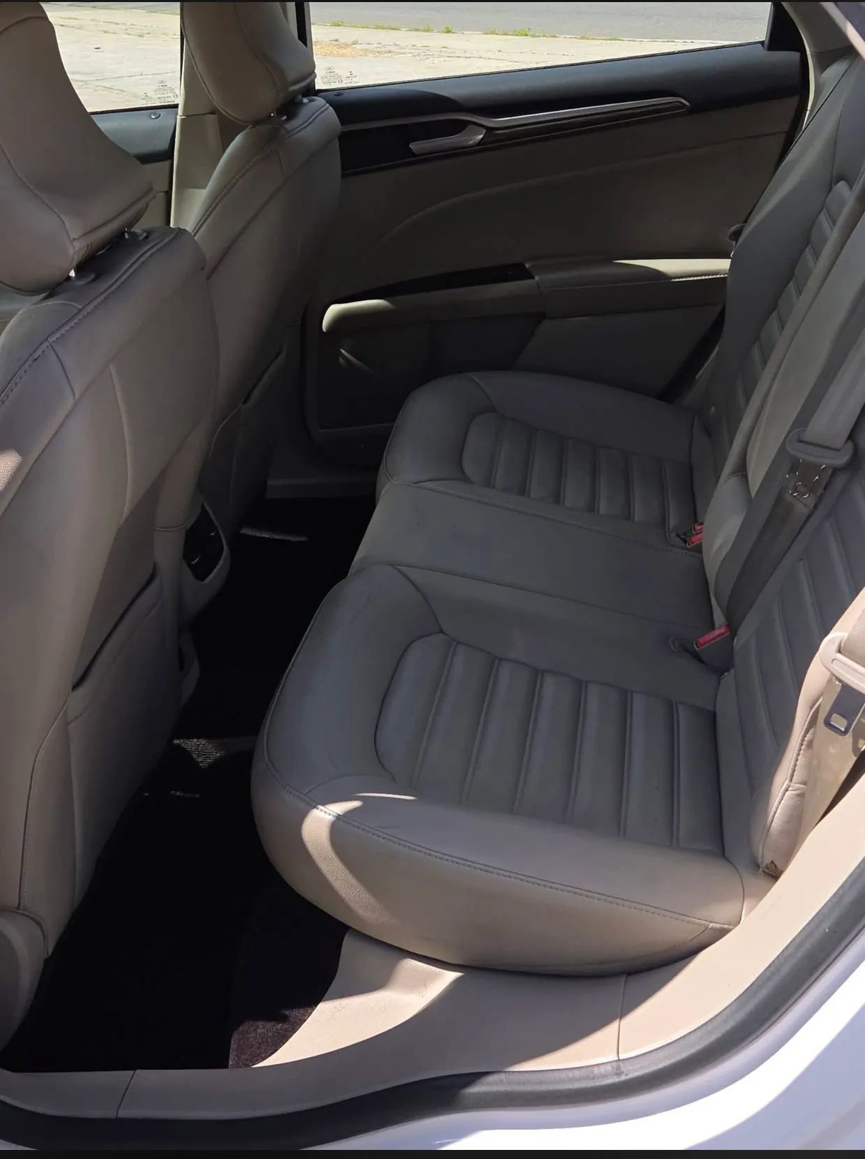 Used 2017 Ford Fusion SE w/ Fusion SE Technology Package image 10