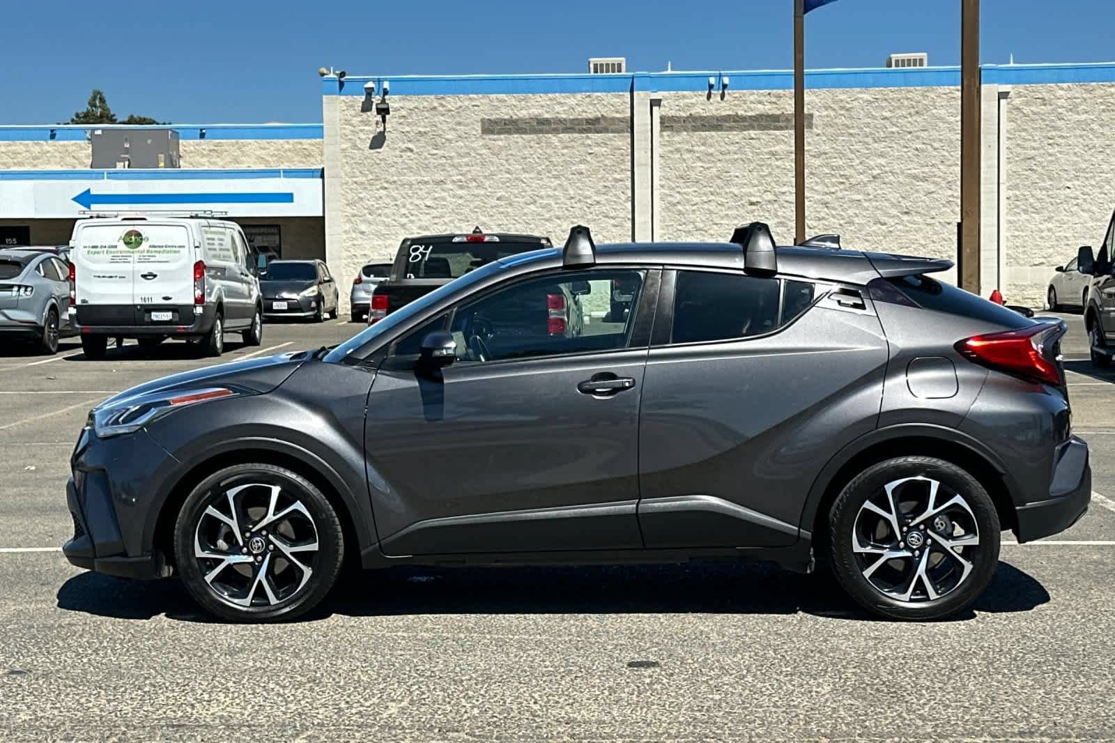 Used 2021 Toyota C-HR XLE FWD image 6