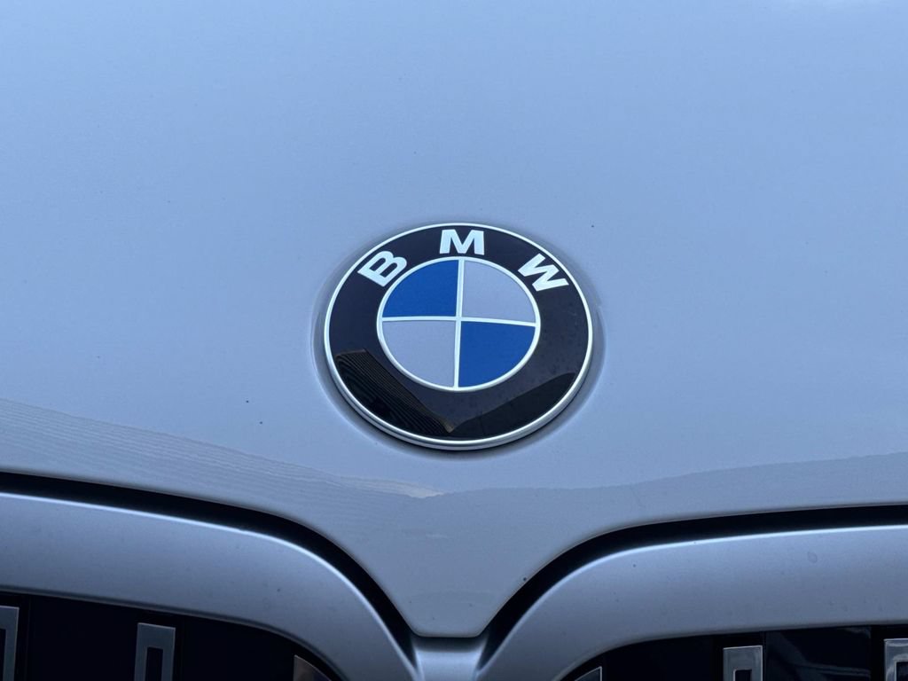 Used 2026 BMW X7 xDrive40i w/ M Sport Package AWD/4WD image 11