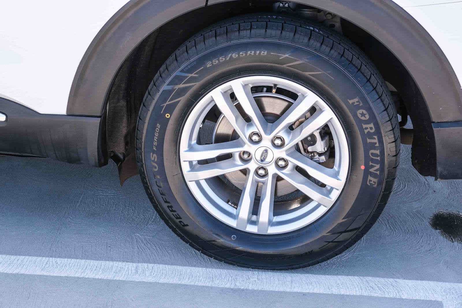 Used 2023 Ford Explorer XLT w/ Equipment Group 202A RWD image 9