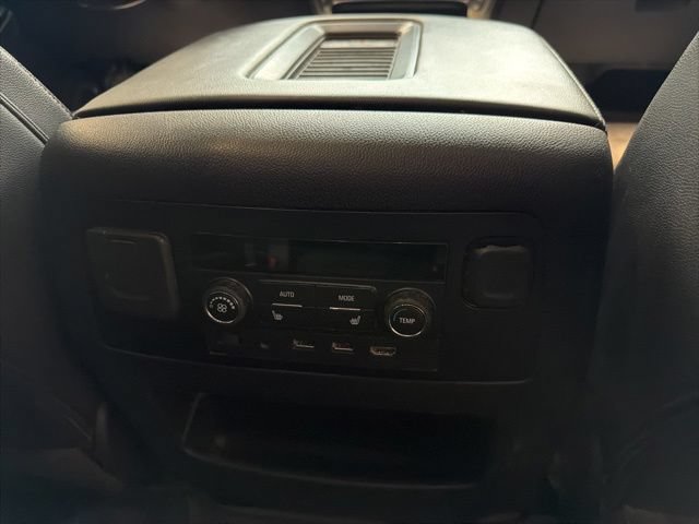 Used 2018 Chevrolet Suburban Premier AWD/4WD image 46