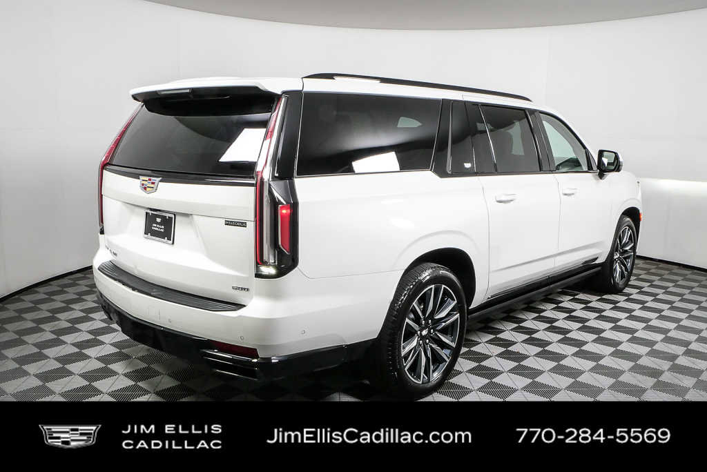Used 2024 Cadillac Escalade ESV Sport Platinum w/ Heavy-Duty Trailer Package image 3