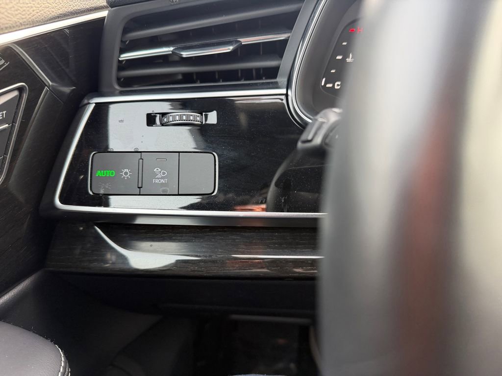Used 2025 Audi Q7 3.0T Premium Plus image 18