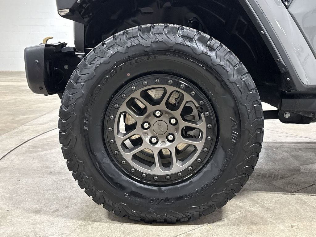 Used 2022 Jeep Wrangler Unlimited Rubicon w/ Xtreme Recon 35" Tire Package image 26