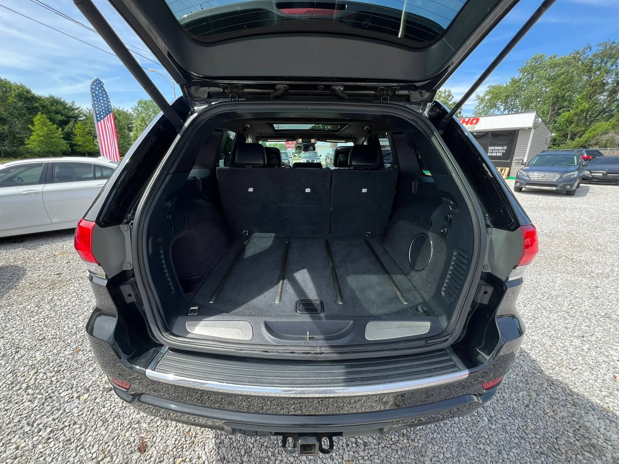 Used 2015 Jeep Grand Cherokee Overland w/ Advanced Technology Group AWD/4WD image 13