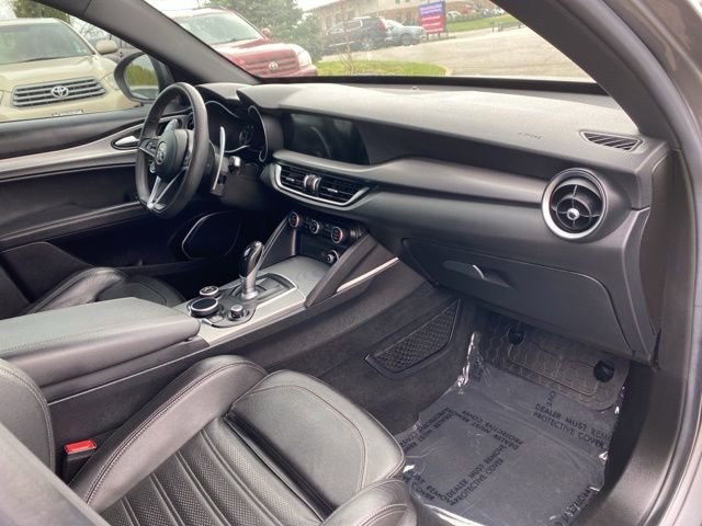 Used 2018 Alfa Romeo Stelvio Ti Sport image 27