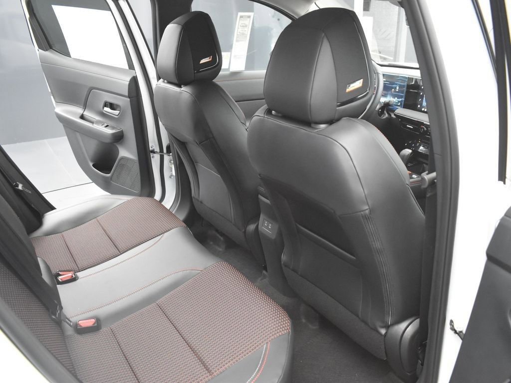New 2026 Nissan Kicks SR w/ SR Premium Package FWD image 18
