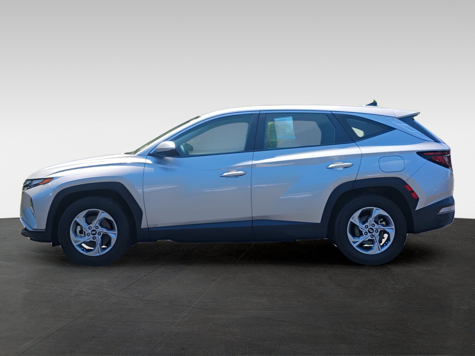 Certified 2024 Hyundai Tucson SE FWD image 8