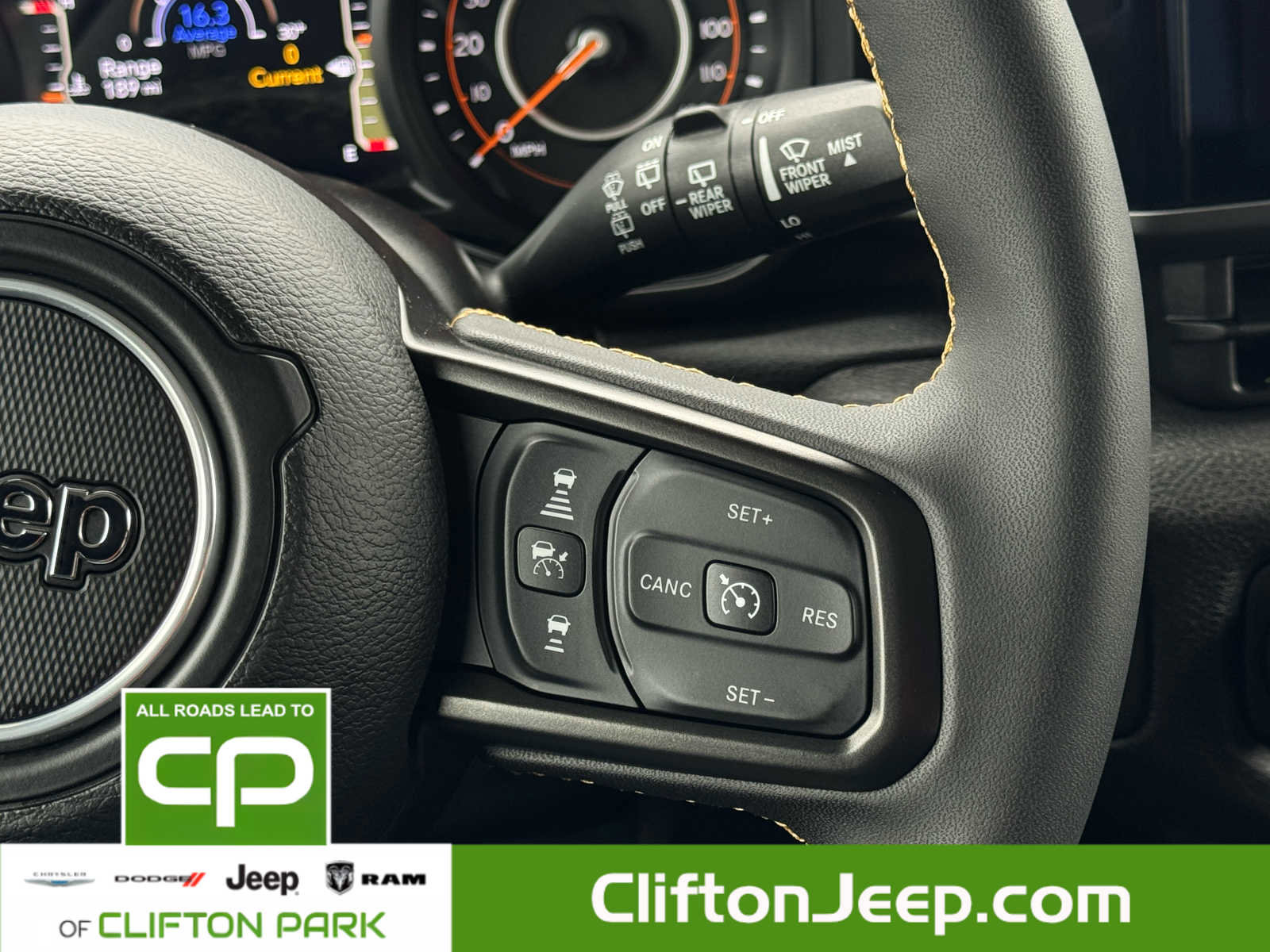 Used 2024 Jeep Wrangler Willys image 23