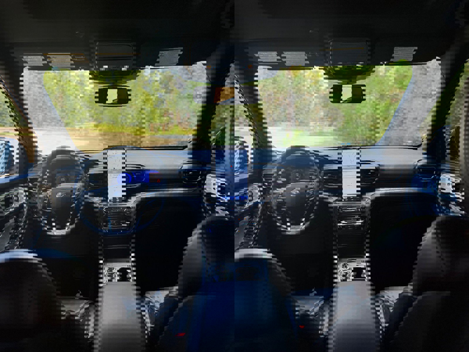 Used 2020 Ford Explorer Platinum w/ Premium Technology Package image 27