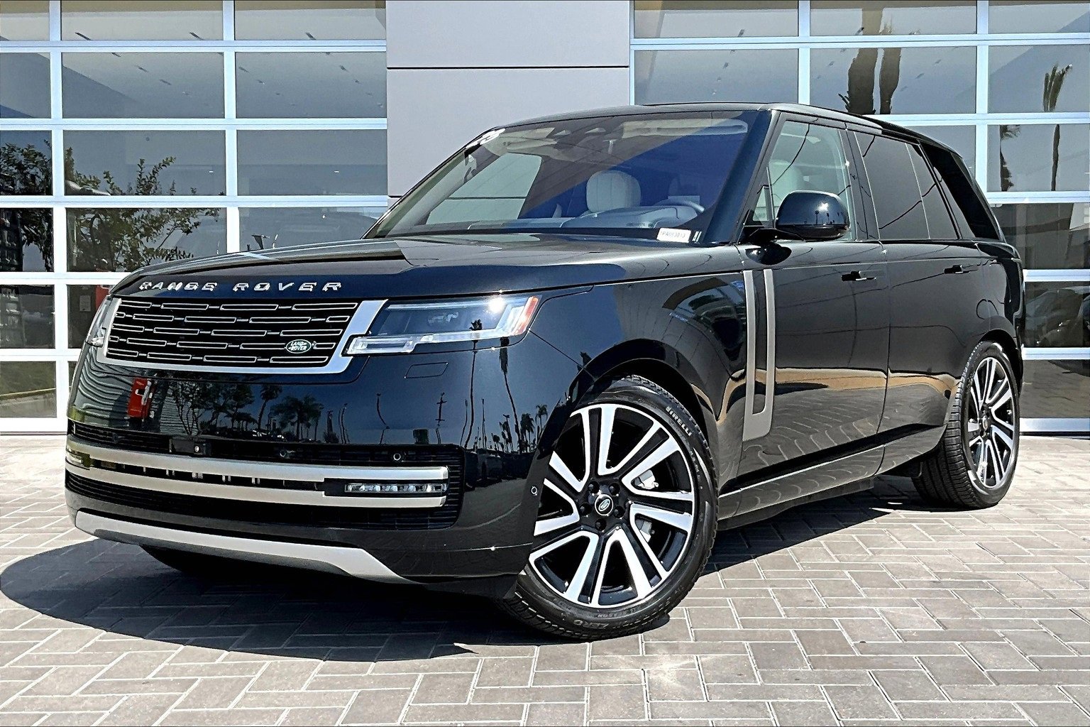 Used 2023 Land Rover Range Rover SE