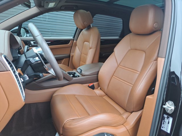 Certified 2021 Porsche Cayenne image 5