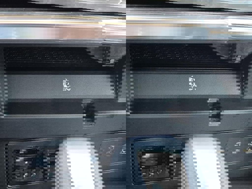 Used 2023 Nissan Armada Platinum w/ Captain's Chairs Package image 34