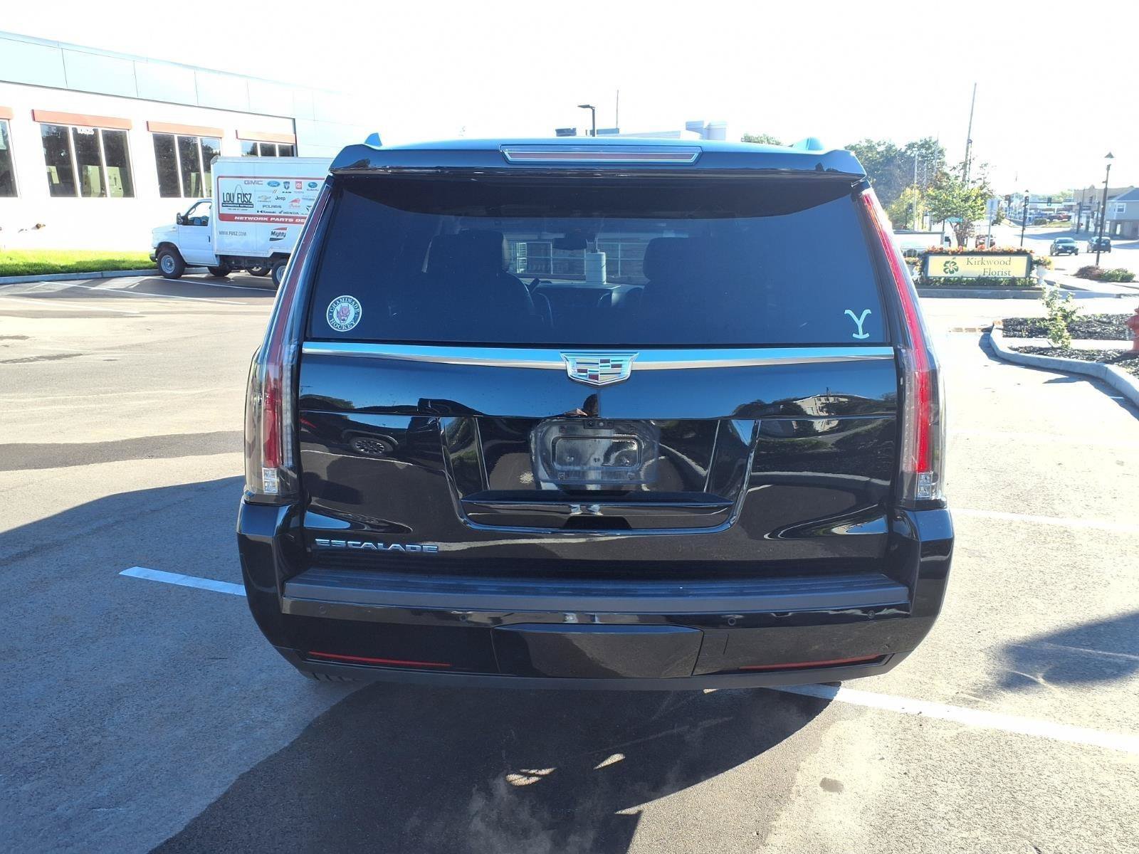 Used 2019 Cadillac Escalade Premium Luxury AWD/4WD image 30