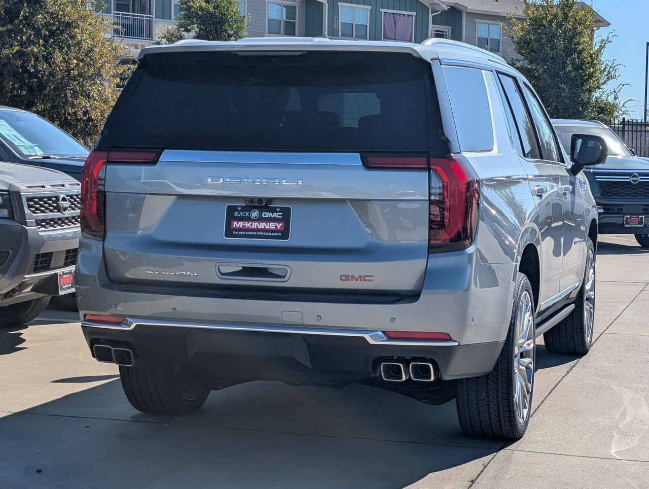 New 2026 GMC Yukon Denali w/ Denali Reserve Package AWD/4WD image 4