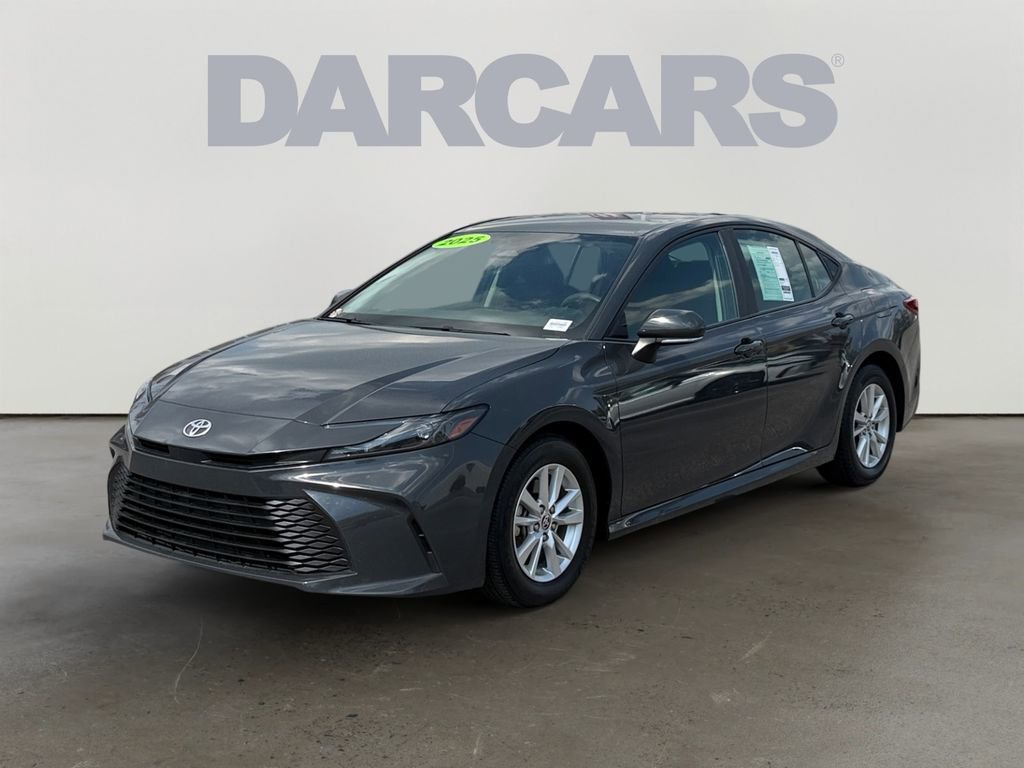Used 2025 Toyota Camry LE FWD image 3
