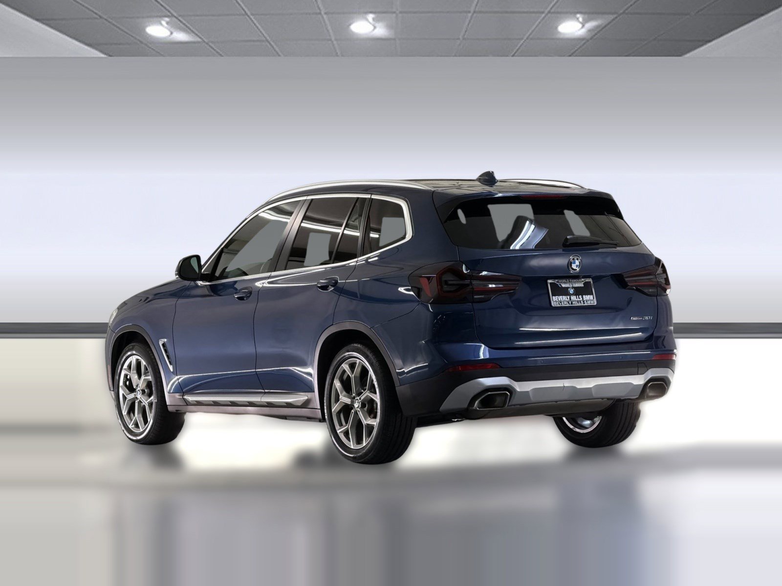 Used 2023 BMW X3 sDrive30i w/ Convenience Package RWD image 3