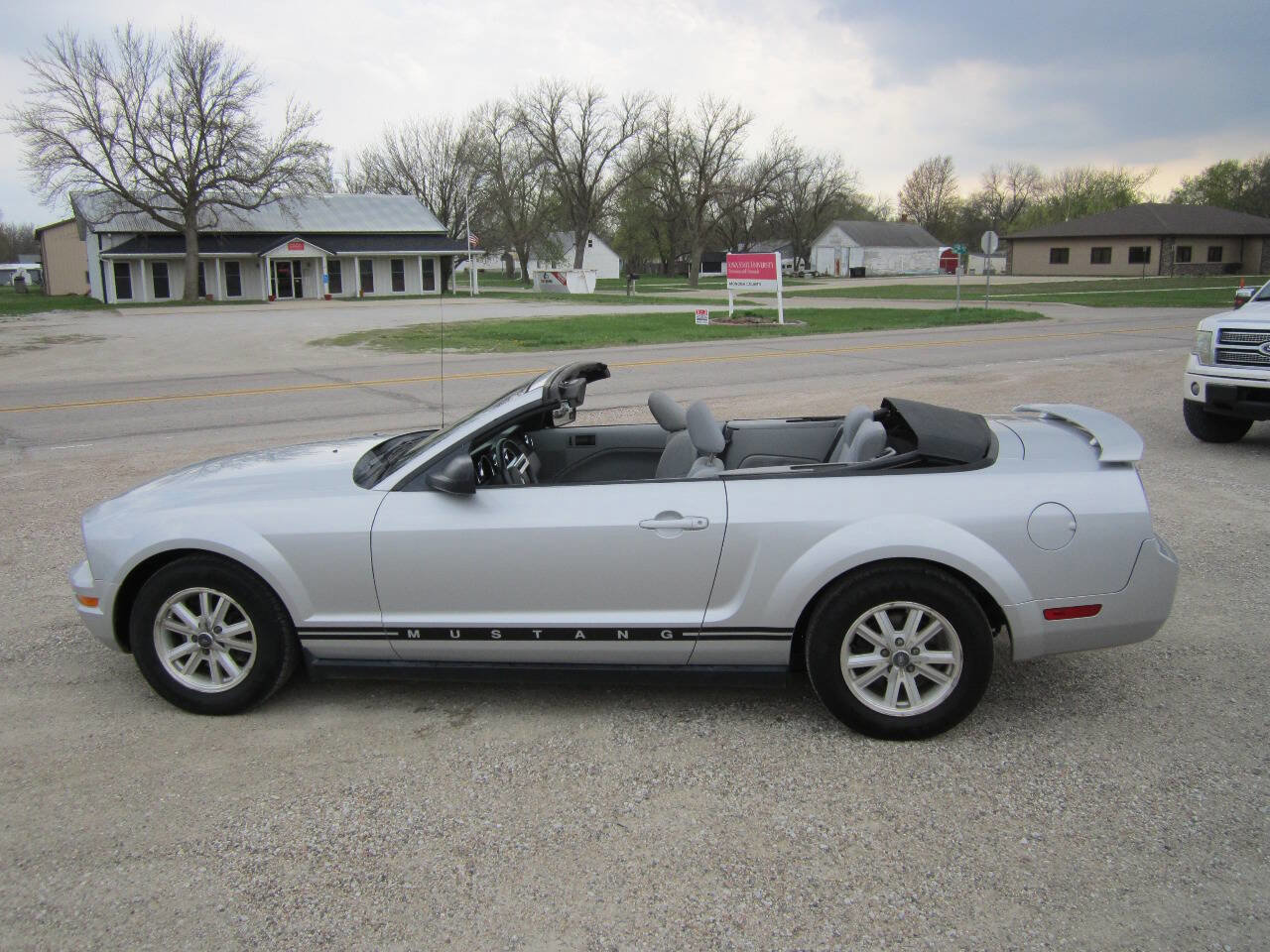 Used 2006 Ford Mustang Convertible image 8