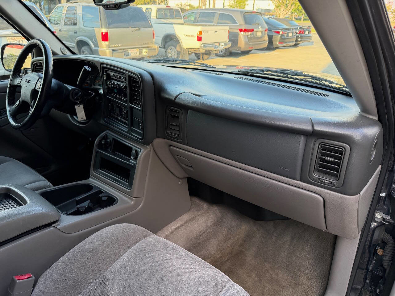 Used 2005 GMC Yukon XL SLE w/ Cargo Package image 18