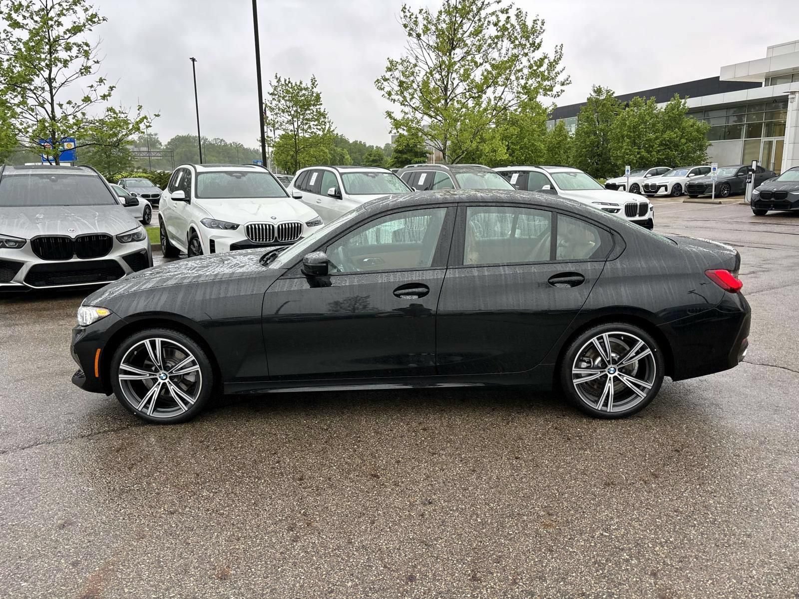 Used 2023 BMW 330i xDrive Sedan w/ Premium Package AWD/4WD image 8