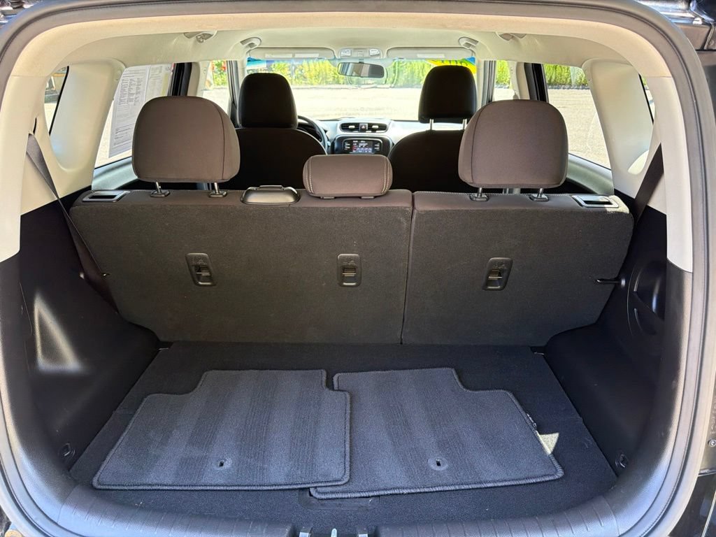 Used 2019 Kia Soul FWD image 28