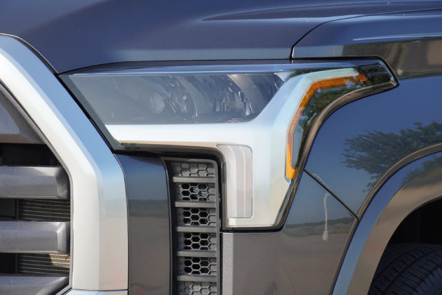 Used 2026 Toyota Tundra Limited w/ Power Package AWD/4WD image 4