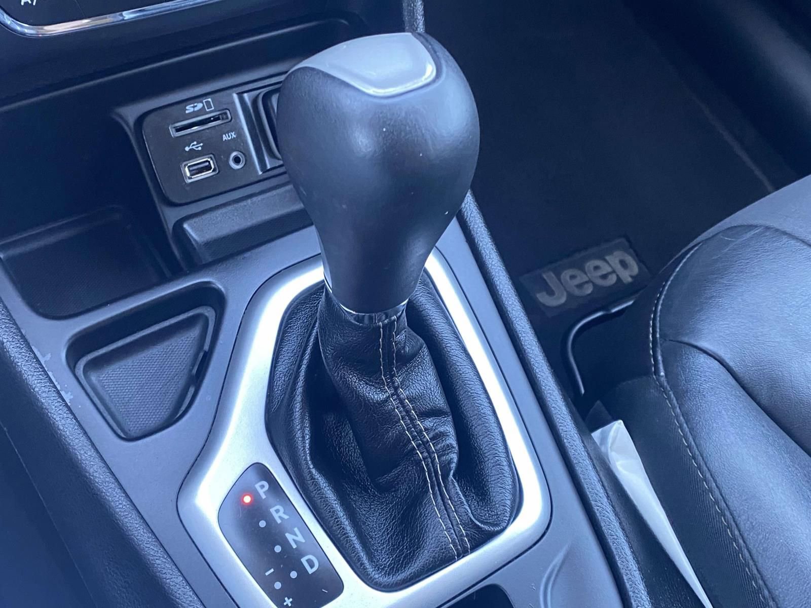 Used 2018 Jeep Cherokee Latitude Plus image 22