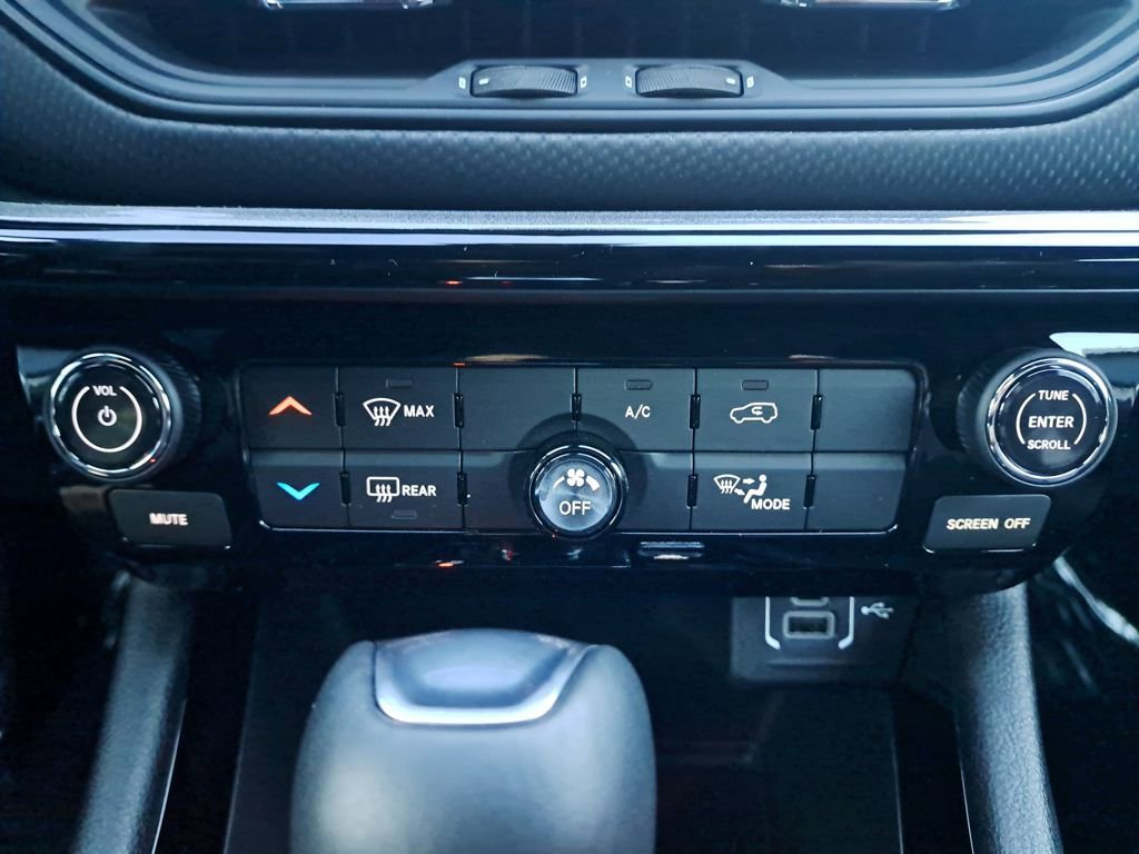 New 2026 Jeep Compass Latitude image 22