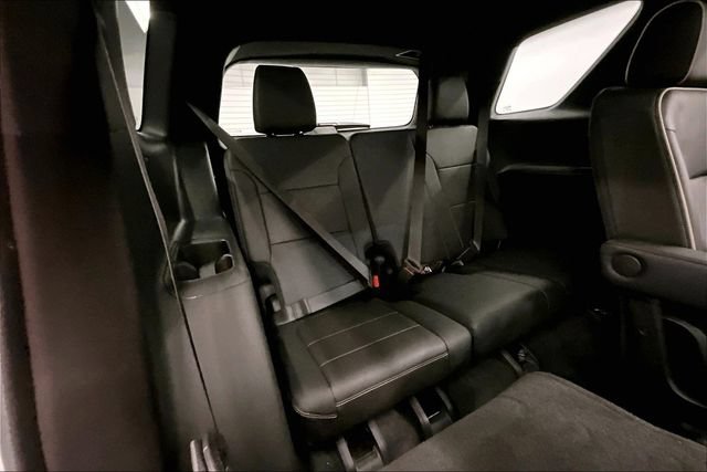 Used 2022 Chevrolet Traverse Premier w/ Redline Edition AWD/4WD image 34